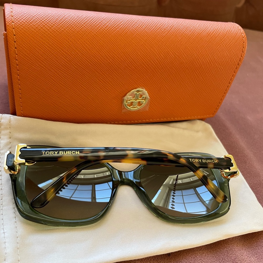 Tory Burch Sunglasses with case